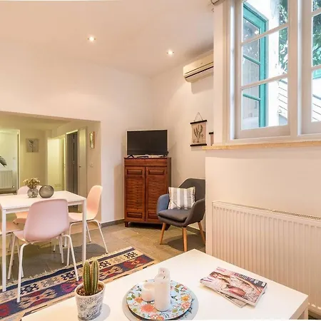 One Bedroom Downtown - Xanthi X *
