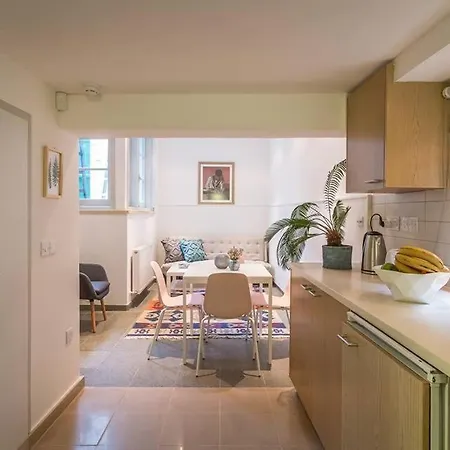 One Bedroom Downtown - Xanthi X * Nicosia